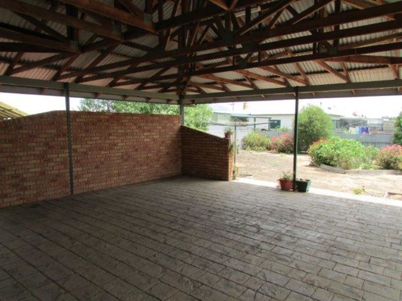 4 Milbourne Street, Warracknabeal VIC 3393