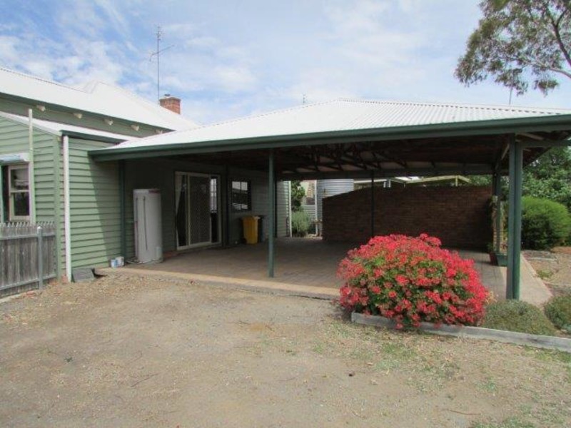 4 Milbourne Street, Warracknabeal VIC 3393
