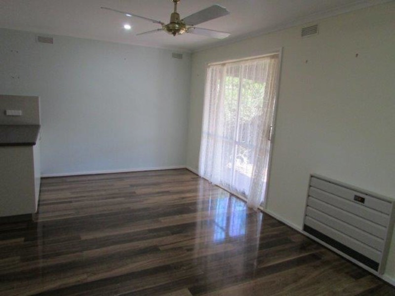 15 Willow Court, Donald VIC 3480