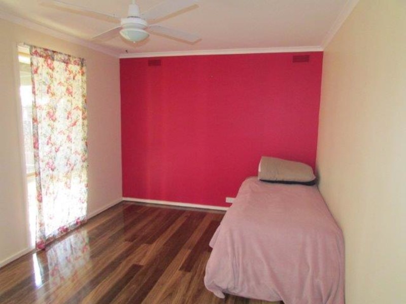 15 Willow Court, Donald VIC 3480