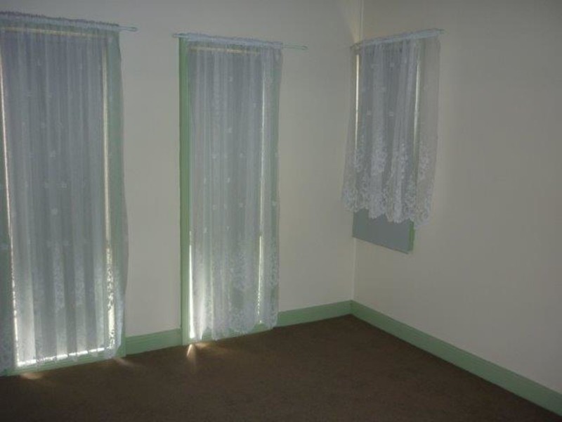 31 Molyneaux Street, Warracknabeal VIC 3393