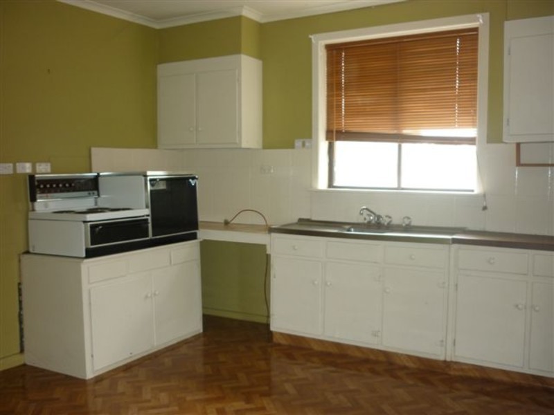 23 Napier Street, Donald VIC 3480