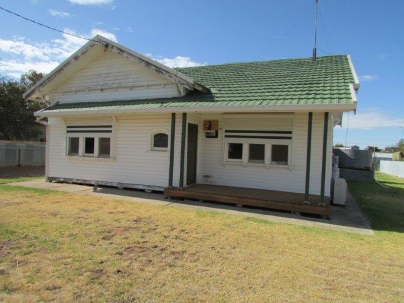 9 Milbourne Street, Warracknabeal VIC 3393