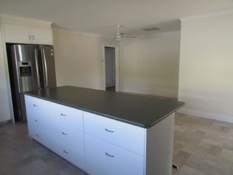 9 Milbourne Street, Warracknabeal VIC 3393