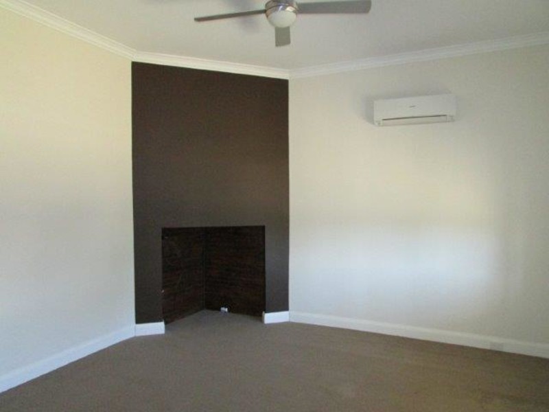 9 Milbourne Street, Warracknabeal VIC 3393