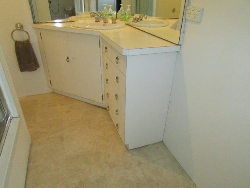 9 Milbourne Street, Warracknabeal VIC 3393