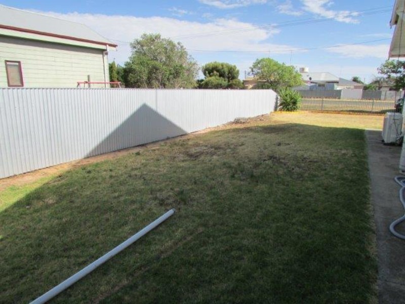 9 Milbourne Street, Warracknabeal VIC 3393