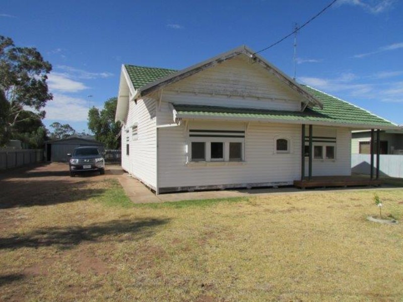 9 Milbourne Street, Warracknabeal VIC 3393