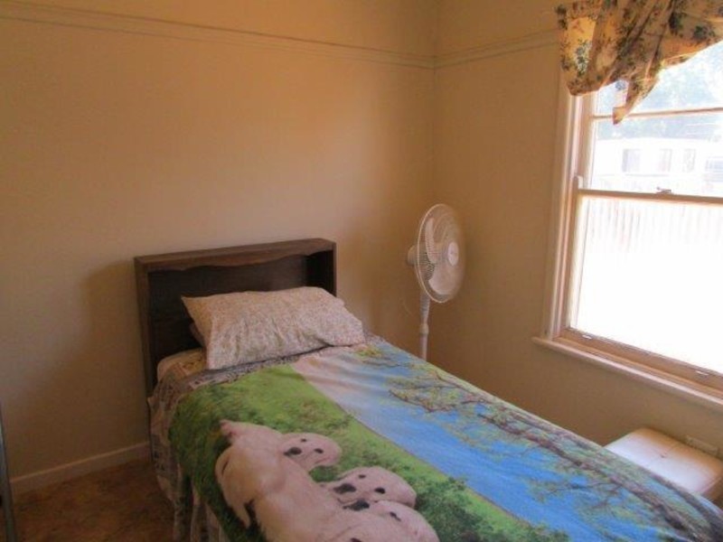 54 Devereux Street, Warracknabeal VIC 3393