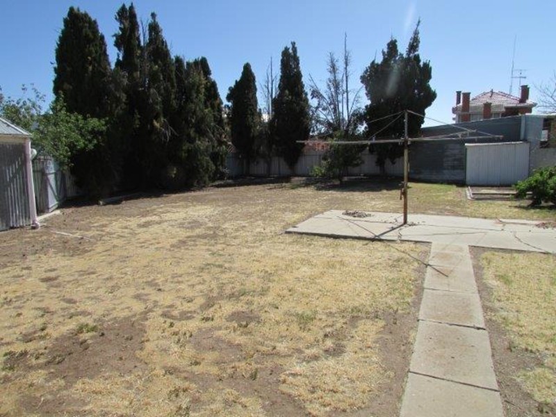 54 Devereux Street, Warracknabeal VIC 3393