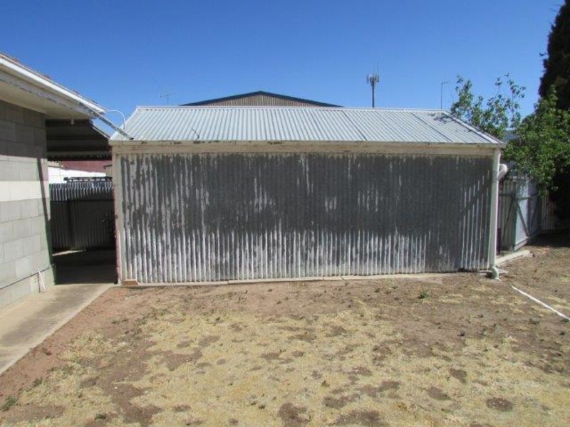 54 Devereux Street, Warracknabeal VIC 3393