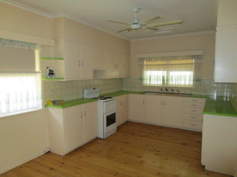 19 Kokoda Avenue, Warracknabeal VIC 3393