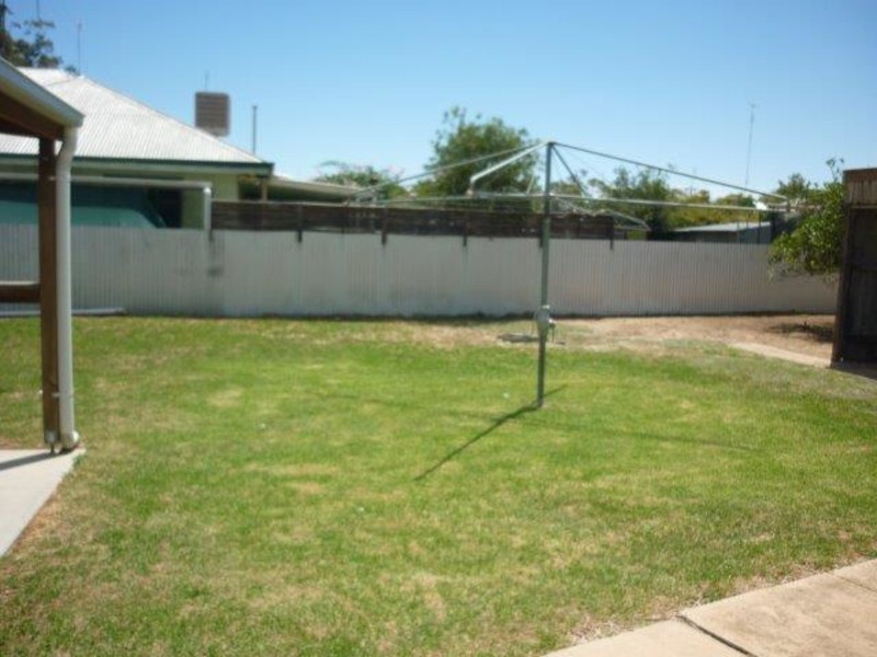 66 Craig Avenue, Warracknabeal VIC 3393