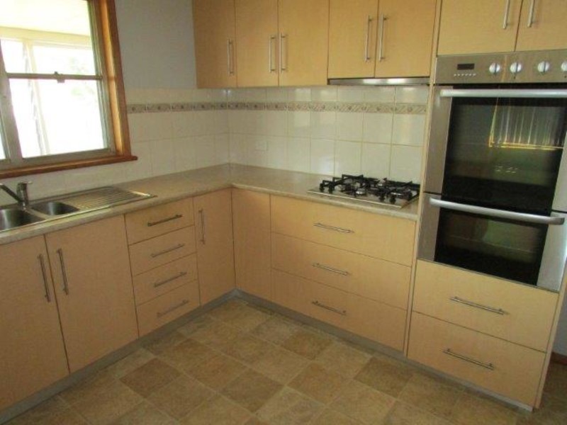 18 Gladstone Street, Beulah VIC 3395