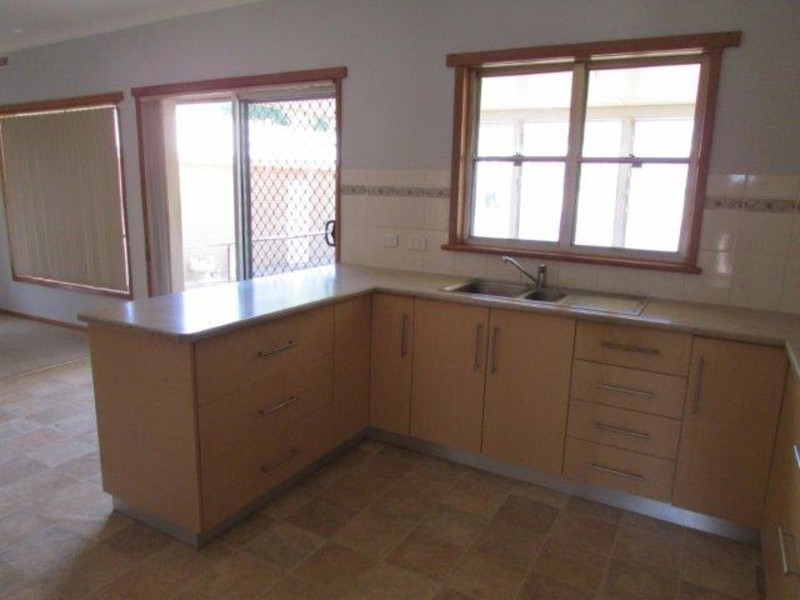 18 Gladstone Street, Beulah VIC 3395