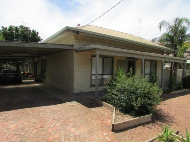 31 Hammill Street, Donald VIC 3480