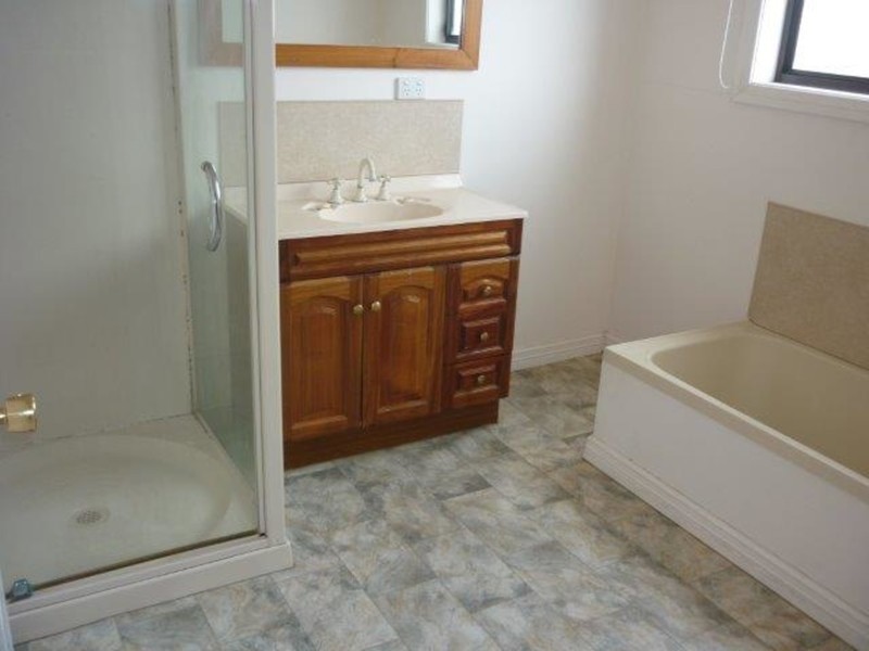 17 Arnold Street, Warracknabeal VIC 3393