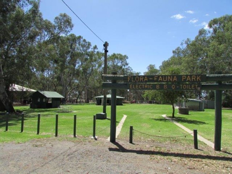 80 Craig Avenue, Warracknabeal VIC 3393