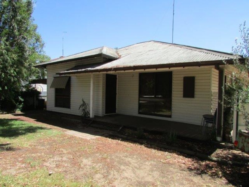 80 Craig Avenue, Warracknabeal VIC 3393