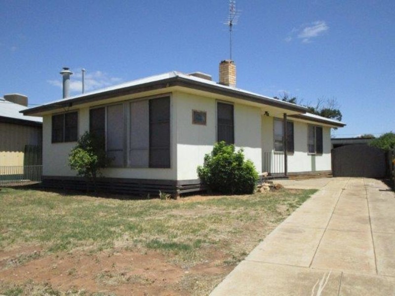 6 Watson Street, Warracknabeal VIC 3393