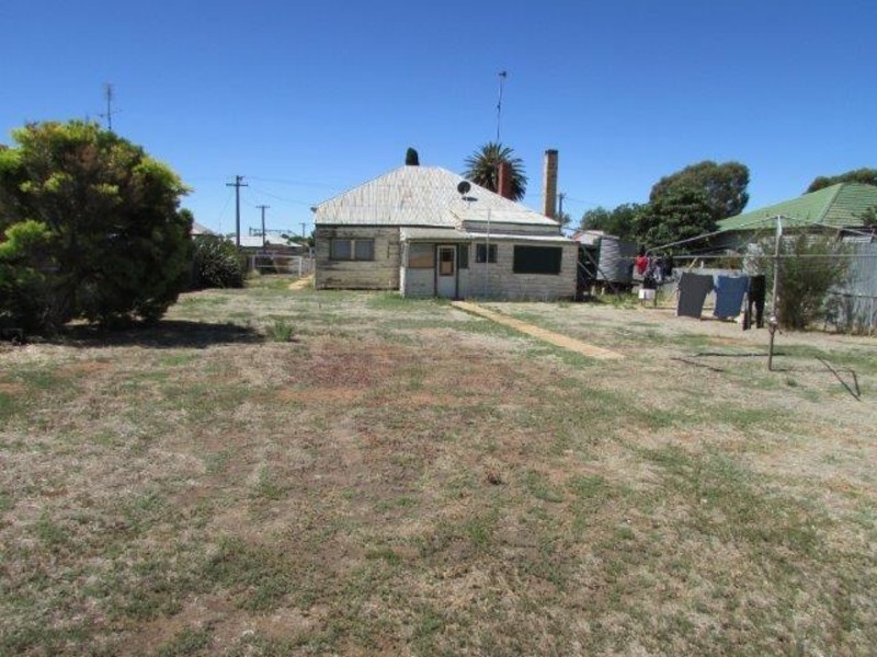 34 Cave Street, Donald VIC 3480