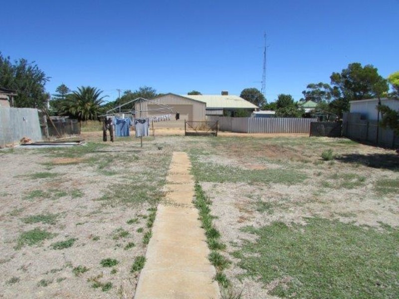 34 Cave Street, Donald VIC 3480