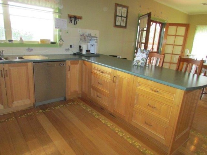 6 McLean Street, Warracknabeal VIC 3393