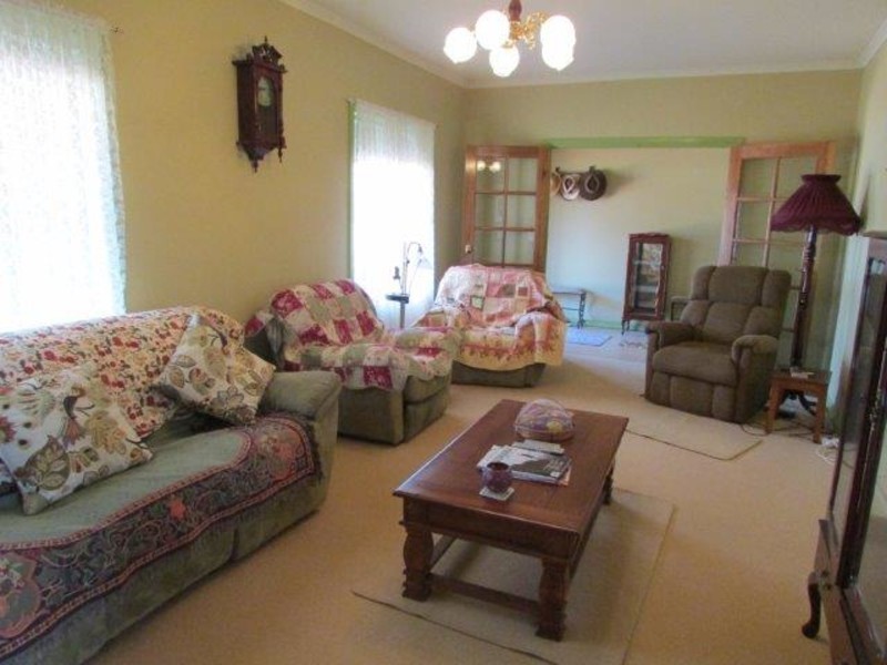 6 McLean Street, Warracknabeal VIC 3393