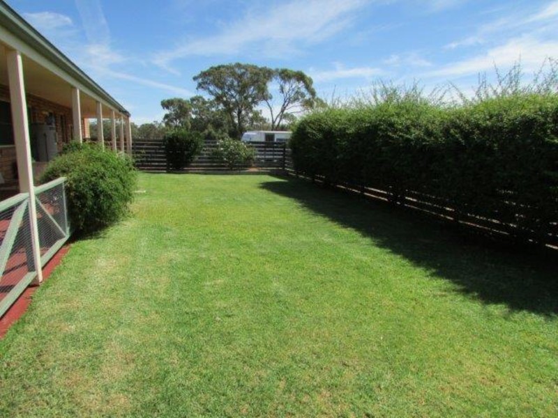 6 McLean Street, Warracknabeal VIC 3393