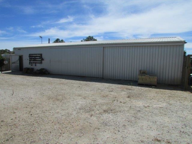 6 McLean Street, Warracknabeal VIC 3393