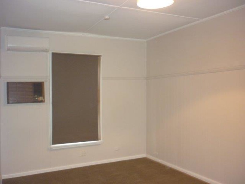 36 Kelsall Street, Warracknabeal VIC 3393