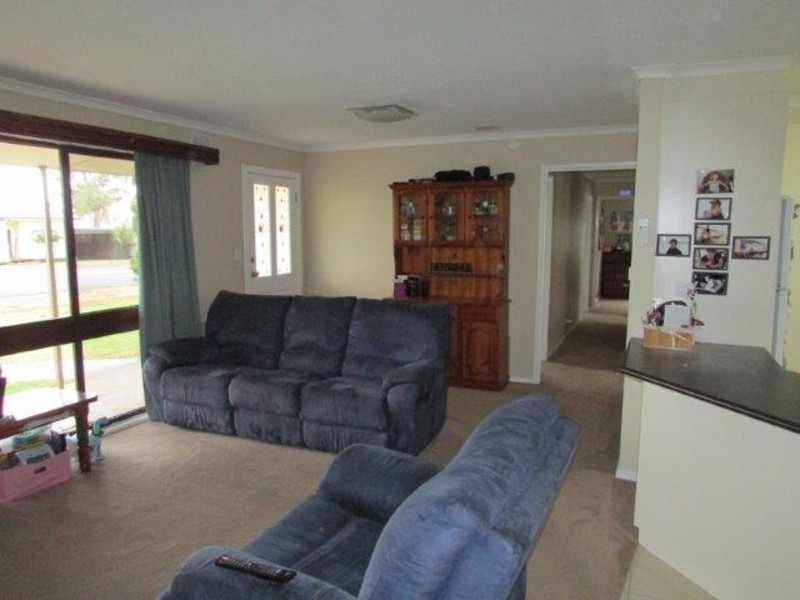 8 Queen Street, Rainbow VIC 3424