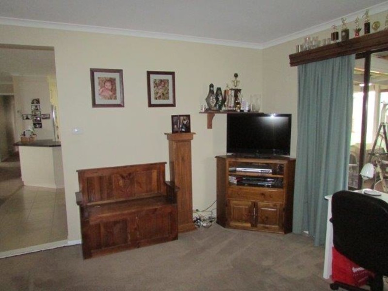 8 Queen Street, Rainbow VIC 3424