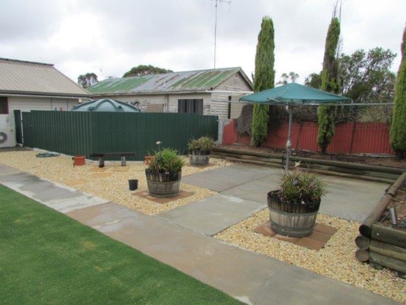 8 Queen Street, Rainbow VIC 3424