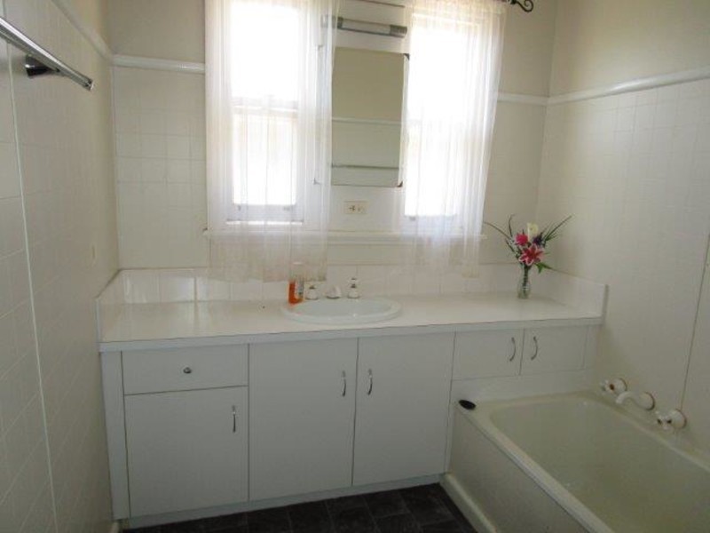 72 Lyle Street, Warracknabeal VIC 3393