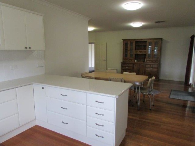 21 Napier Street, Donald VIC 3480