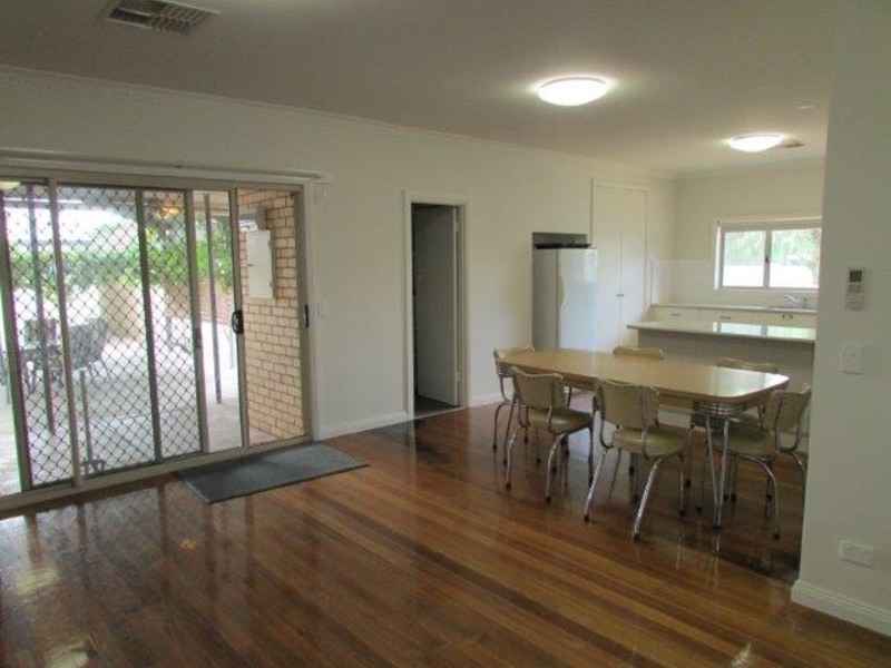 21 Napier Street, Donald VIC 3480