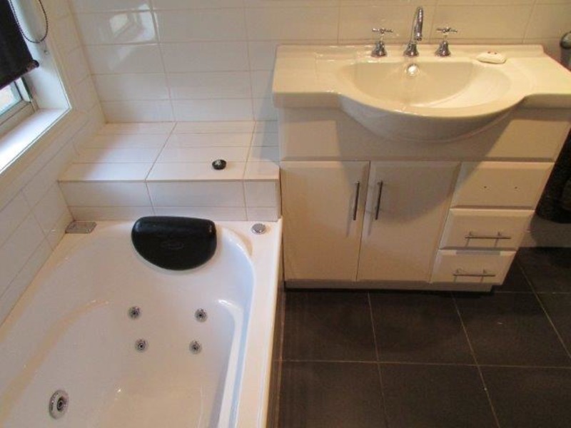 21 Napier Street, Donald VIC 3480