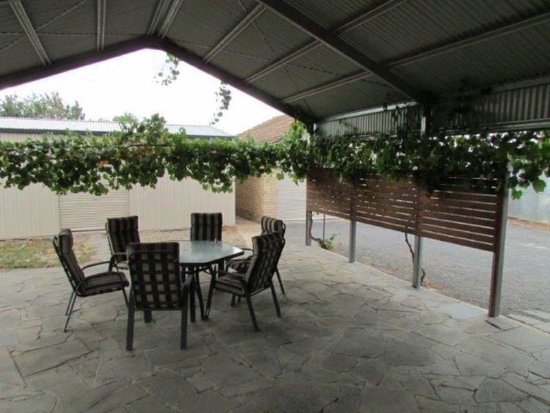 21 Napier Street, Donald VIC 3480