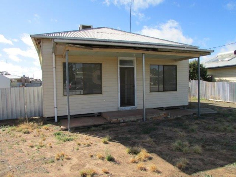 19 Anderson Street, Warracknabeal VIC 3393