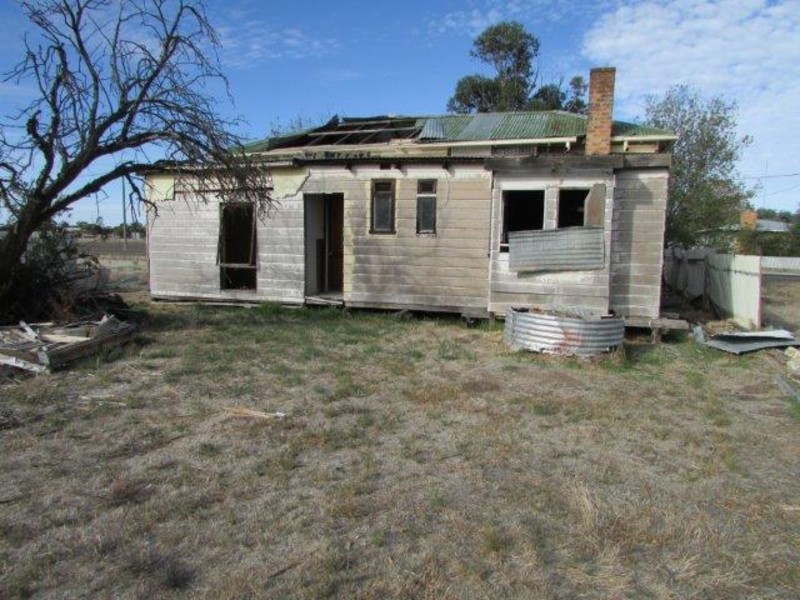 16 Clifford Street, Warracknabeal VIC 3393