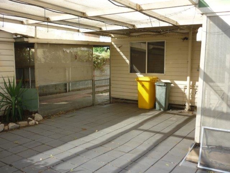 22 Molyneaux Street, Warracknabeal VIC 3393