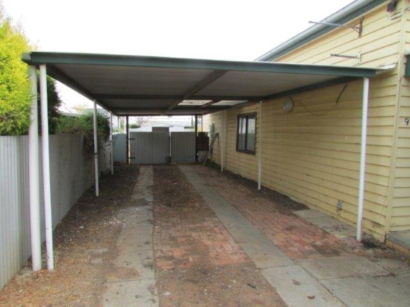9 Gray Street, Donald VIC 3480