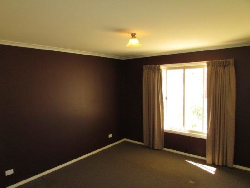 28 Thomas Street, Warracknabeal VIC 3393