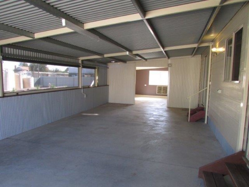 28 Thomas Street, Warracknabeal VIC 3393