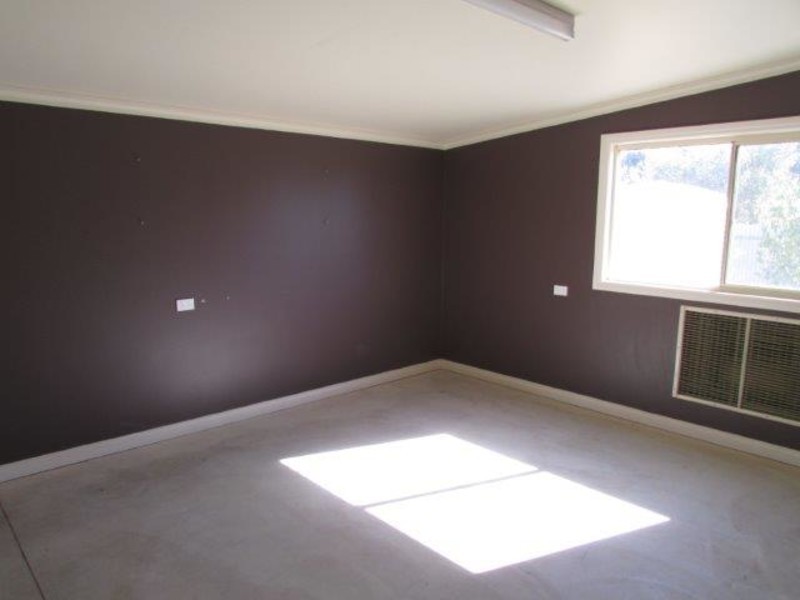 28 Thomas Street, Warracknabeal VIC 3393