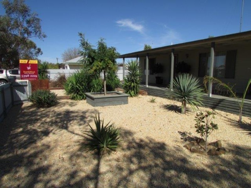 28 Thomas Street, Warracknabeal VIC 3393