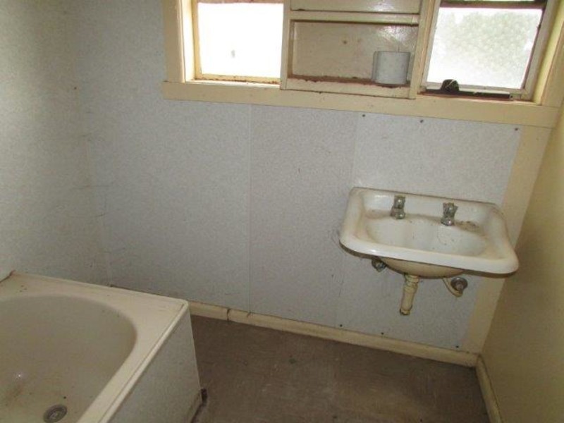 11 Clifford Street, Warracknabeal VIC 3393