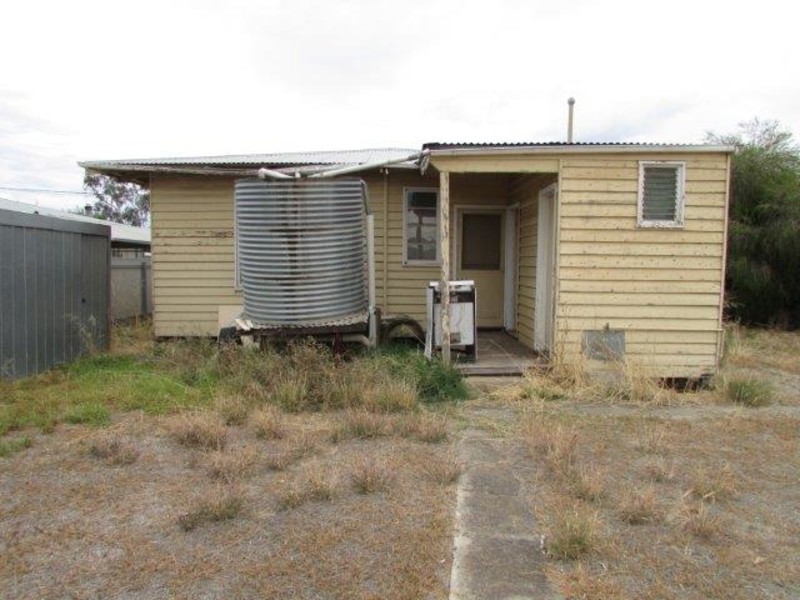 11 Clifford Street, Warracknabeal VIC 3393
