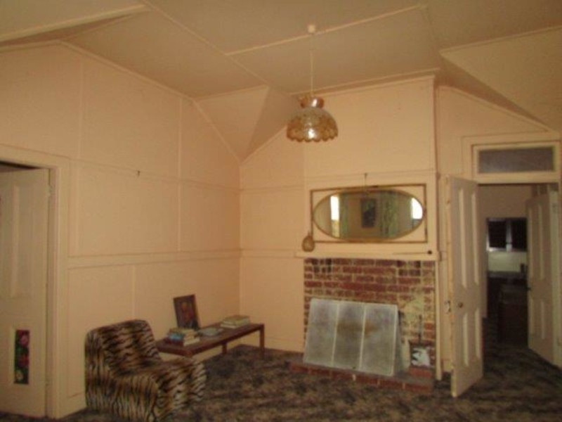 13 Molyneaux Street, Warracknabeal VIC 3393